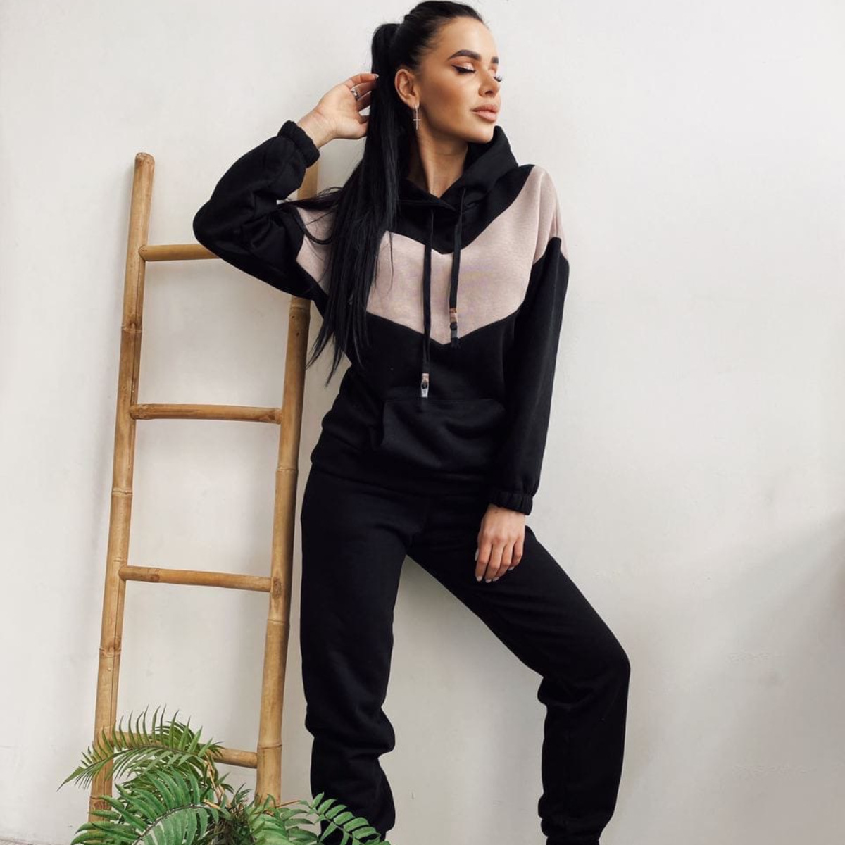 Three-piece sports set image 5
