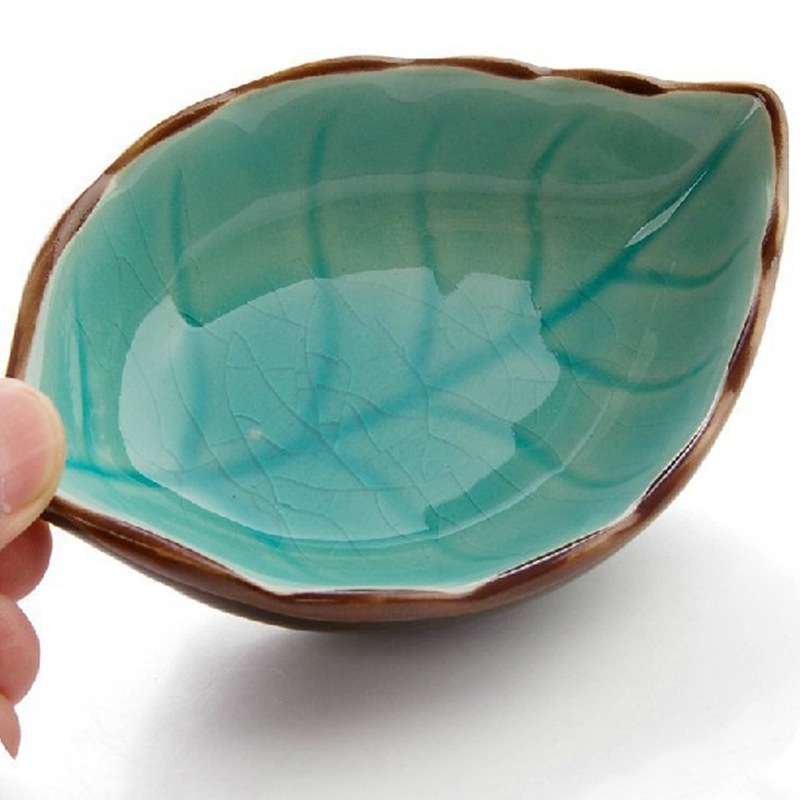 Leaf ceramic plate