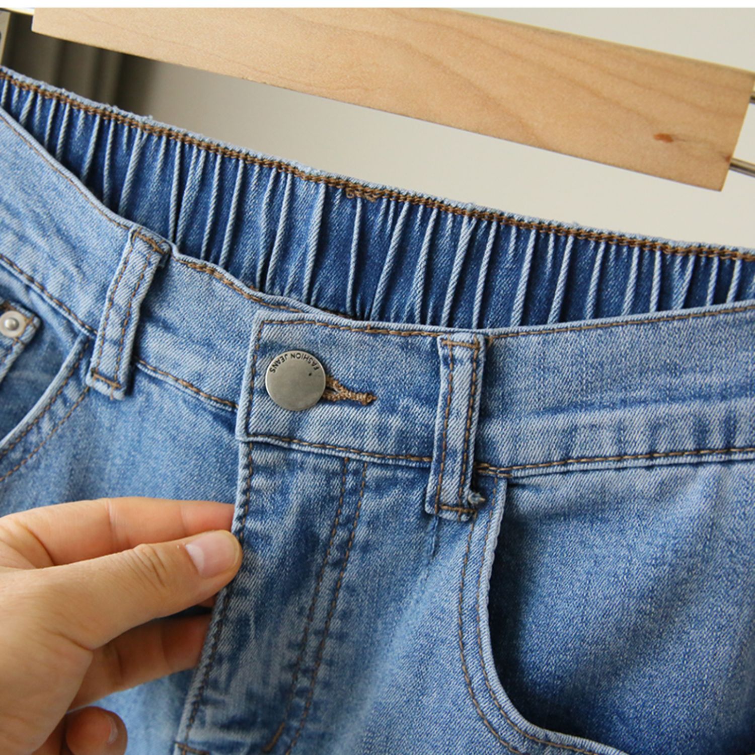 Comfort Jeans Image 2