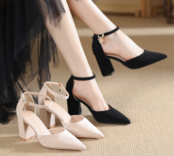 Women's Sandals Image 1