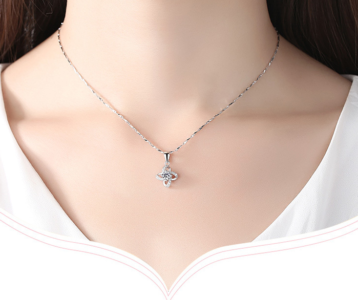 Four-Leaf Clover Necklace Image 3