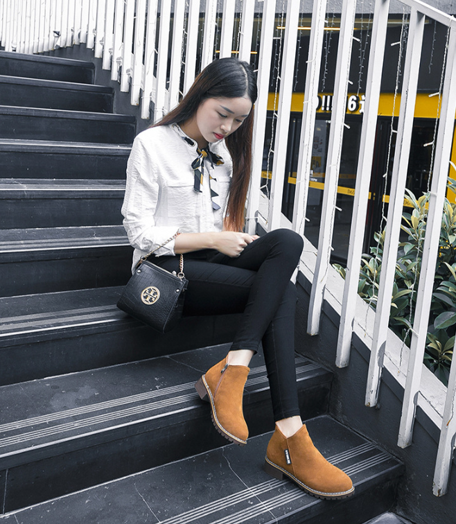 Army green variant of the boots