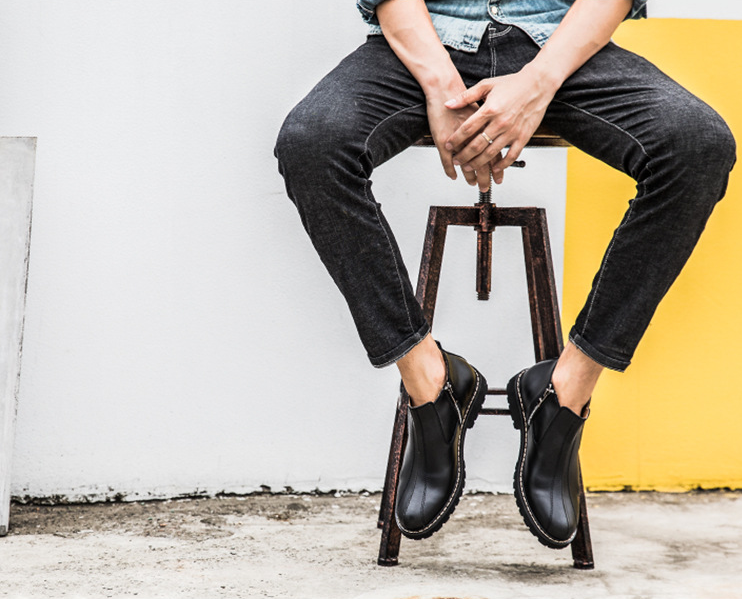 Chelsea Boots Image 4