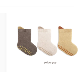 3 pairs of anti-slip socks image