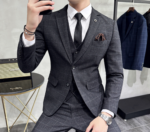 Men's Suit Image 3