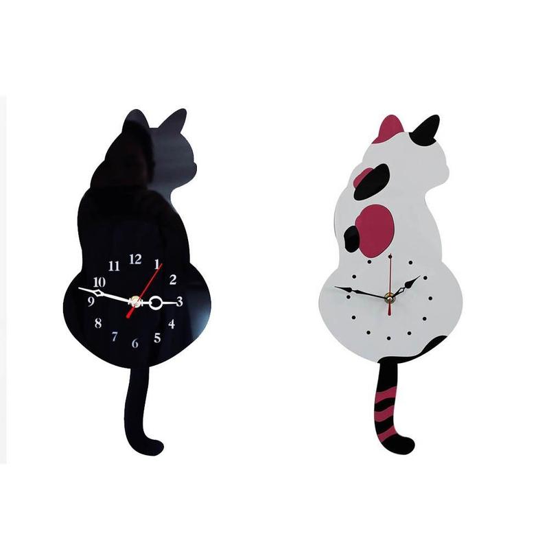 Wiggling Tail Cat Clock