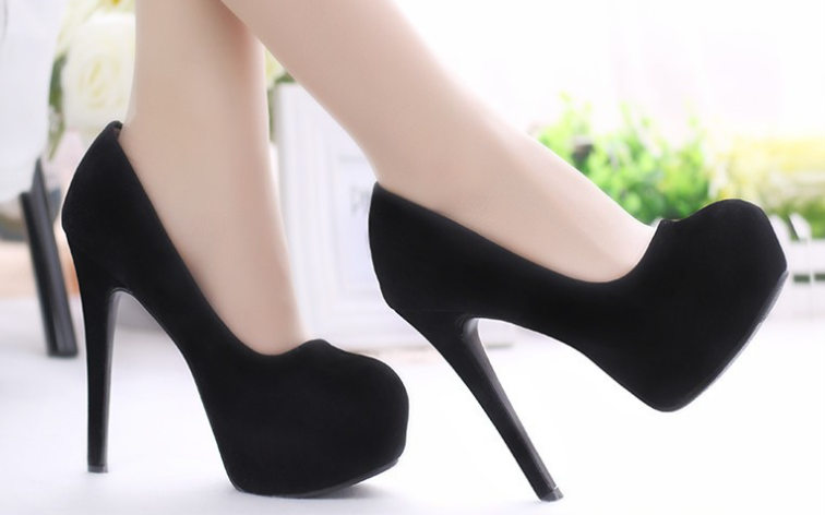 High-Heeled Princess Shoes - Black