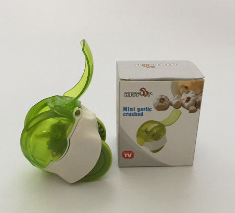 Handheld Garlic Chopper Image 4