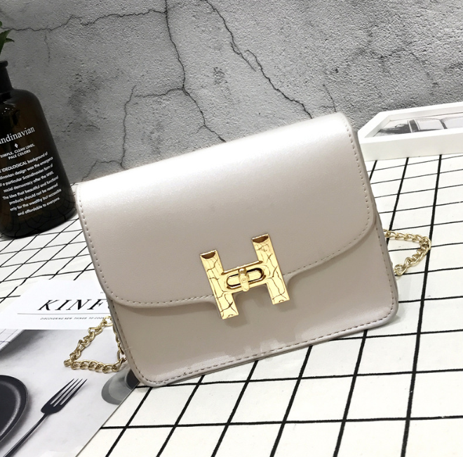 Sling Bag in Gold