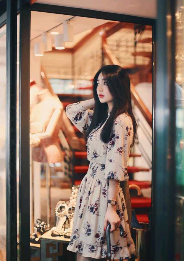 Floral Dress Image 4