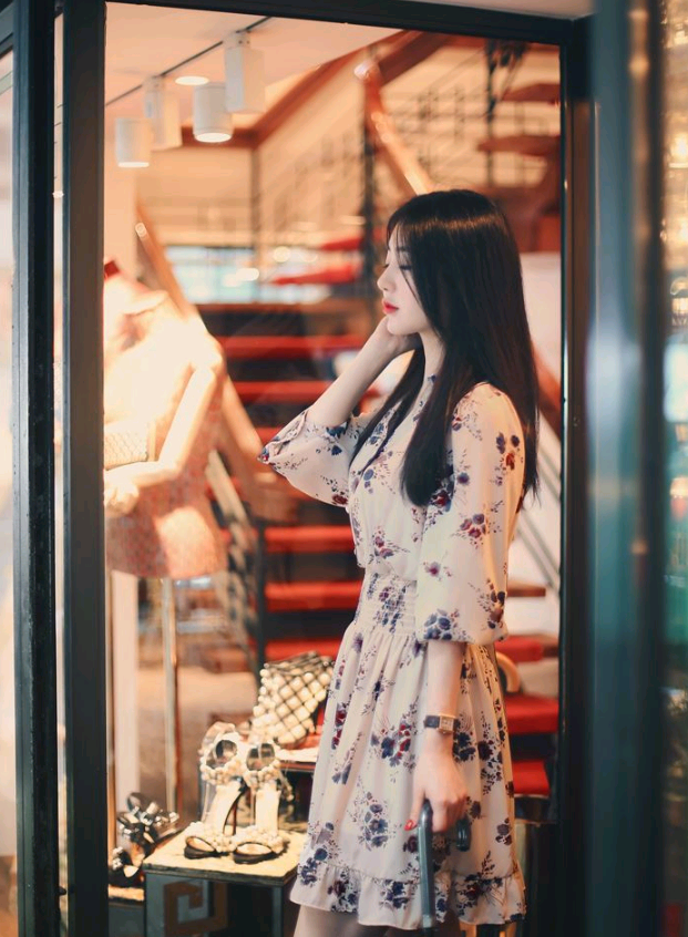 Floral Dress Image 3