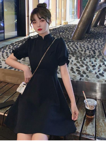 Elegant Qipao Dress Image 2