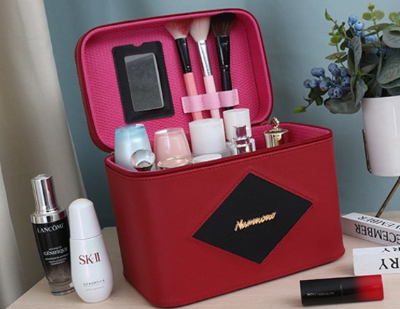 Stylish and functional makeup bag
