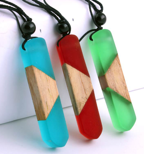 Packaging for Wood and Resin Pendant Necklace