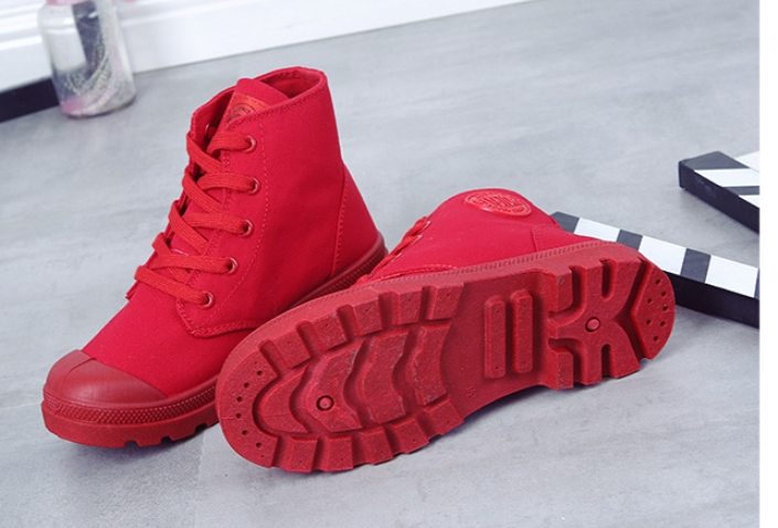 High-top Canvas Shoes Image 1