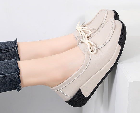 Comfortable flat shoes for women