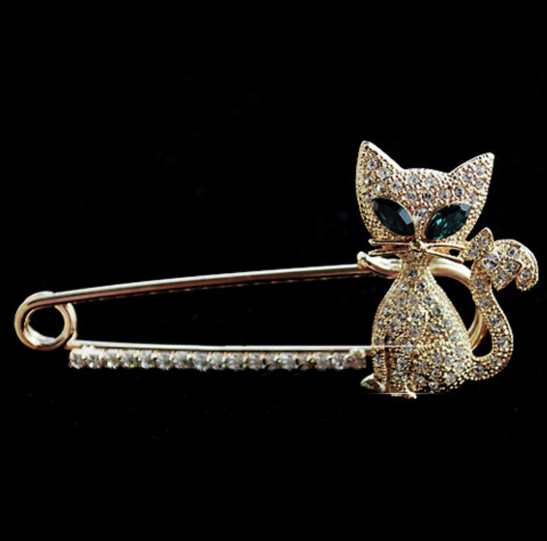 Green-eyed cat brooch - Gold