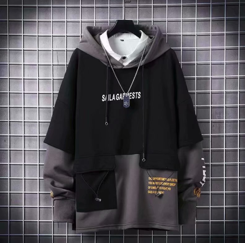 Hoodie in Black