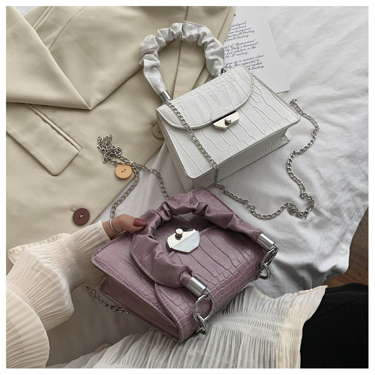Crocodile Pattern Chain Bag 3