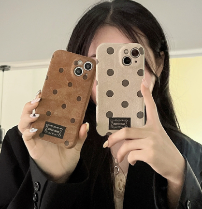 Fluffy Wave Dot Phone Case