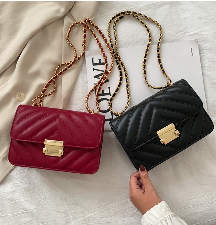 Chic Chain Crossbody Bag - Inside View