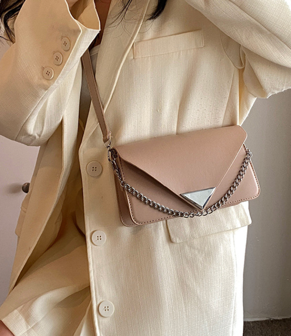 Trendy Small Square Bag with Chain