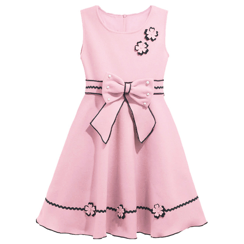 Children's vest and woolen skirt image