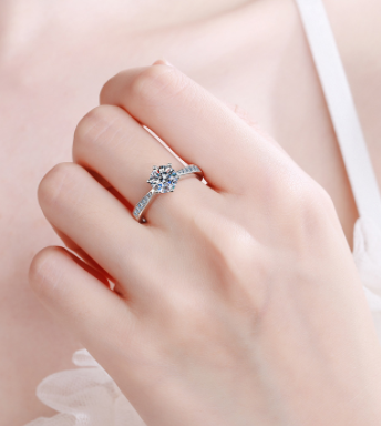 925 Sterling Silver Moissanite Ring