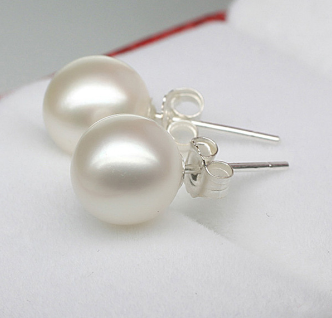 Pearl Earring 3