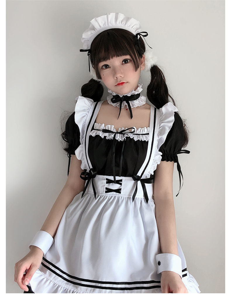 Maid Dress Detail