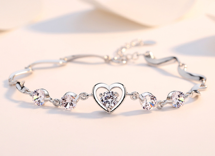 Heart-shaped Silver Bracelet