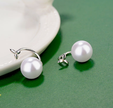 Lucky Clover Pearl Stud Earrings