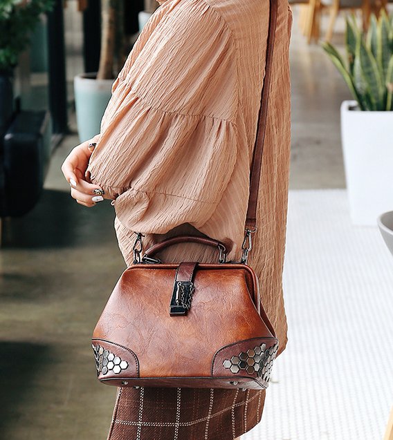 Vintage Shoulder Bag Image 2