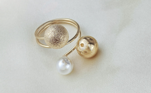 Metal Round Ball Ring Image 2