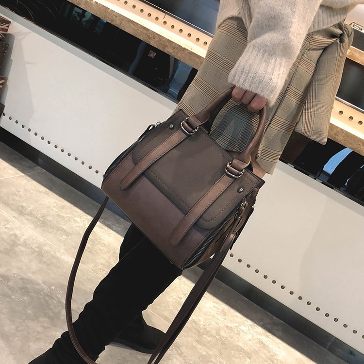 Bucket Bag Image 2