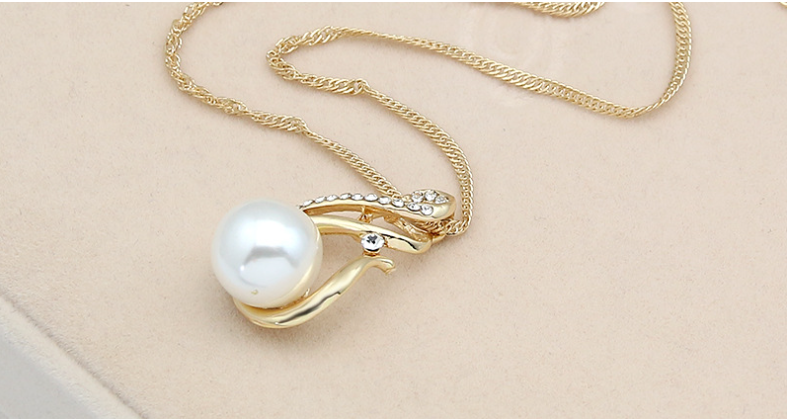 Pearl Necklace Set Image 1