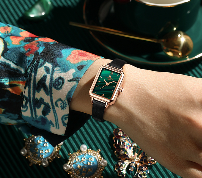 Women's Smart Watch - Image 2