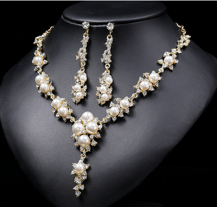 Bridal Necklace Set Image 2
