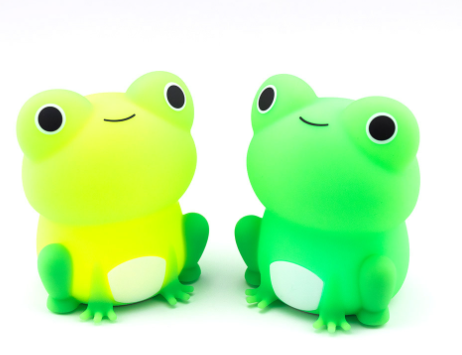 Qiqi Frog Night Light in action