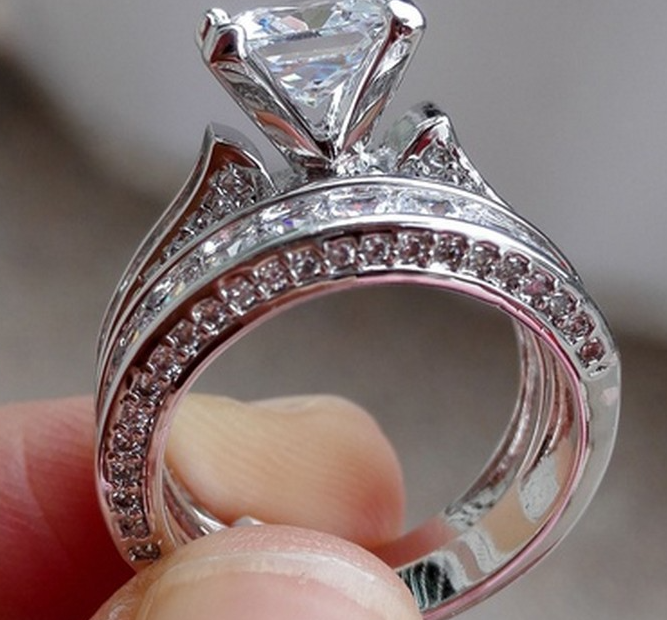 Zirconia Wedding Ring Set Image 2