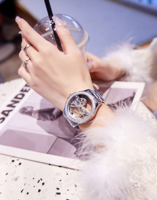 Men's Watch Features