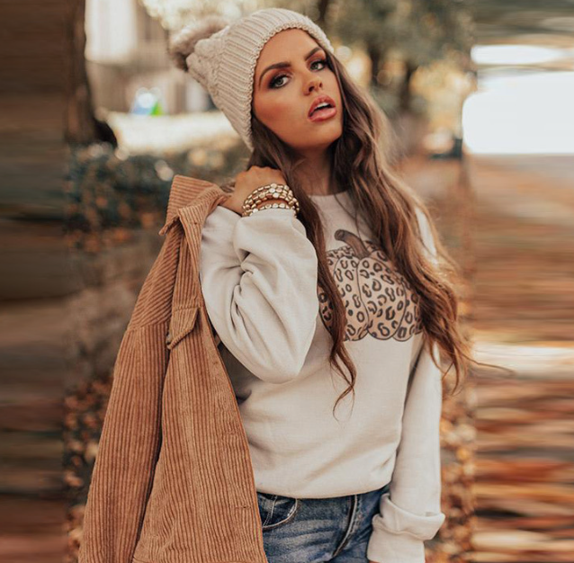 Sweatshirt detail 1