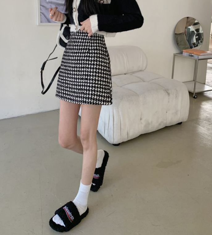Wool Skirt Image 3
