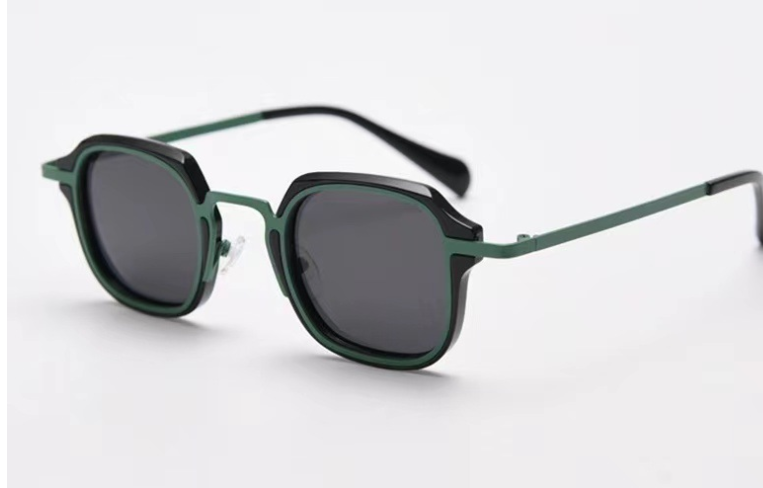 Sunglasses Image 4