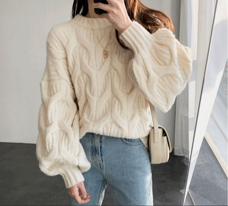 Women's Thin Knit Sweater - White