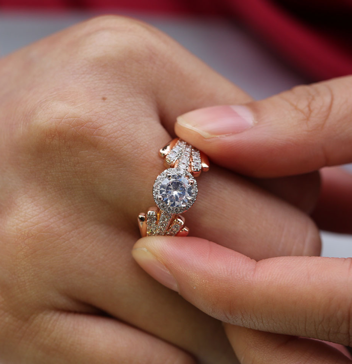 Fashion Dual Color Zircon Ring - Image 2