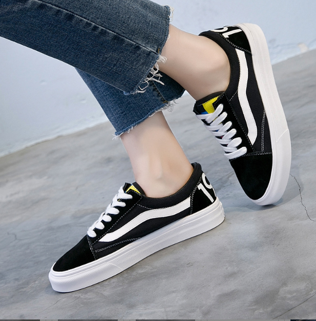 Women's Flat Shoes Image 2