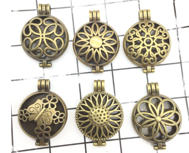 Essential Oil Diffuser Necklace Image 1