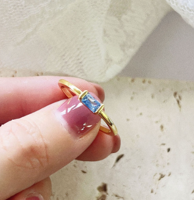Natural Topaz Ring in Silver Color