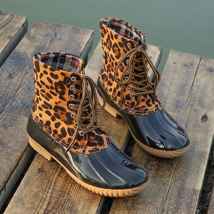 Boots in Light Leopard Print